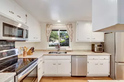 6492 Meadowridge Drive, Santa Rosa, CA 95409 - Photo 5