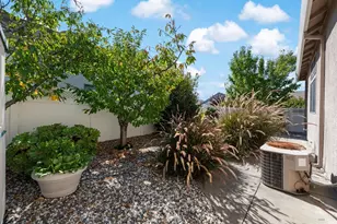 418 Marvin Gardens Dr, Vacaville, CA 95687 - Photo 59