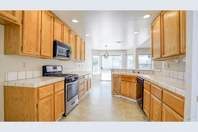 318 Drydock Court, Vacaville, CA 95688 - Photo 5