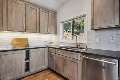 34 Tomahawk Drive, San Anselmo, CA 94960 - Photo 15