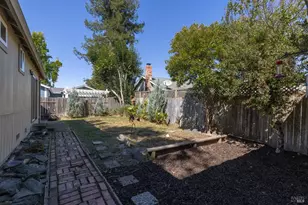 8886 Lancaster Dr, Rohnert Park, CA 94928 - Photo 25