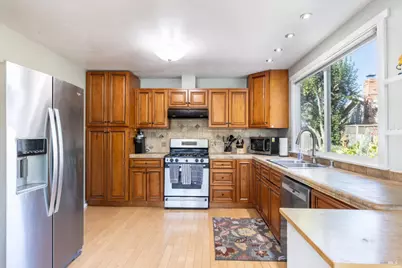 8886 Lancaster Drive, Rohnert Park, CA 94928 - Photo 3