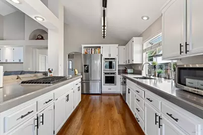 5092 Deerwood Drive, Santa Rosa, CA 95403 - Photo 5