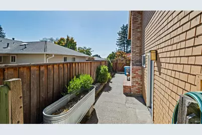 2206 Oak Hill Drive, Santa Rosa, CA 95404 - Photo 55