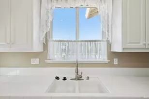 1900 Dover Ln, Petaluma, CA 94954 - Photo 15