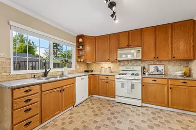 8799 Lancaster Drive, Rohnert Park, CA 94928 - Photo 21