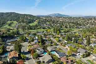 17 Carnoustie Dr, Novato, CA 94949 - Photo 3