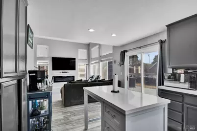 1093 Cloverbrook Circle, Vacaville, CA 95687 - Photo 13