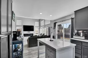 1093 Cloverbrook Cir, Vacaville, CA 95687 - Photo 13
