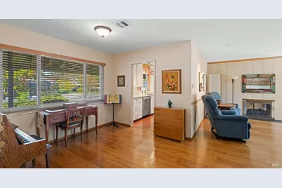 4 Teakwood Court, San Rafael, CA 94901 - Photo 3