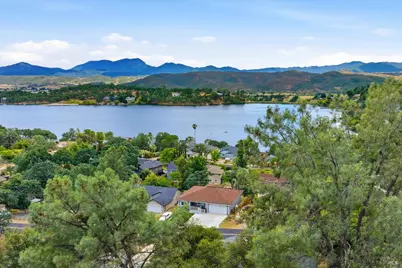 18685 Oak Grove Road, Hidden Valley Lake, CA 95467 - Photo 15