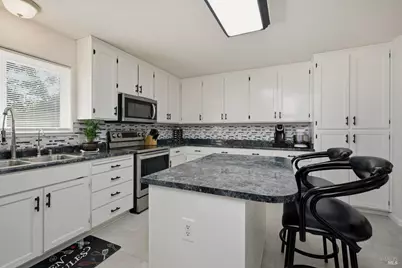 18685 Oak Grove Road, Hidden Valley Lake, CA 95467 - Photo 27