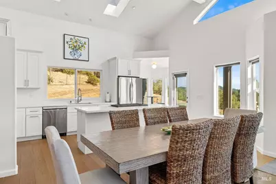 8320 Dry Creek Road, Geyserville, CA 95441 - Photo 9