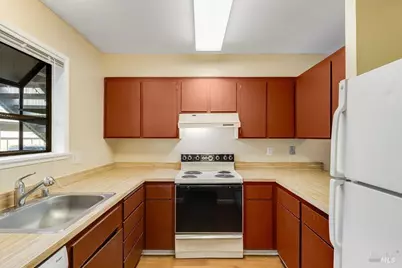 900 Southampton Road #11, Benicia, CA 94510 - Photo 5