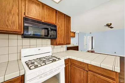 518 Crestview Drive, Vacaville, CA 95688 - Photo 17