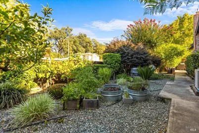 296 W Thomson Avenue, Sonoma, CA 95476 - Photo 37