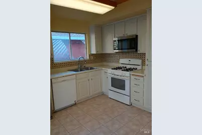1035 Camellia Court, Suisun City, CA 94585 - Photo 25