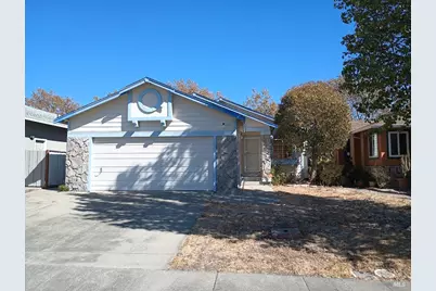 1035 Camellia Court, Suisun City, CA 94585 - Photo 3