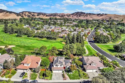 2725 Seminole Drive, Fairfield, CA 94534 - Photo 3