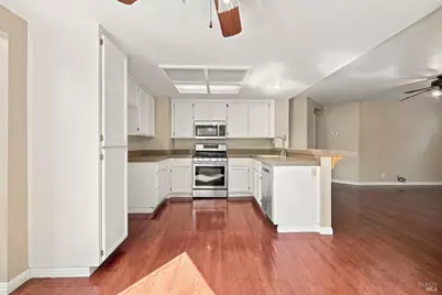914 Buckingham Drive, Windsor, CA 95492 - Photo 7
