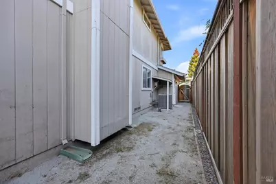 914 Buckingham Drive, Windsor, CA 95492 - Photo 53