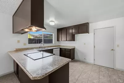 805 Avon Court, Dixon, CA 95620 - Photo 17
