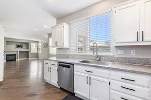 8119 Luisa Way, Windsor, CA 95492 - Photo 13