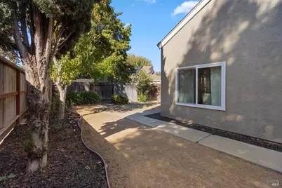 645 Snapdragon Place, Benicia, CA 94510 - Photo 47