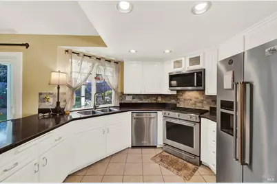 262 N Alamo Drive, Vacaville, CA 95688 - Photo 3