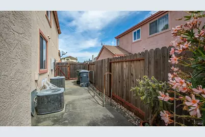 1039 Fennie Court, Suisun City, CA 94585 - Photo 59