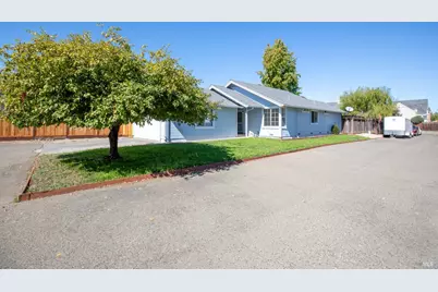 1621 Woodhue Avenue, Santa Rosa, CA 95403 - Photo 33
