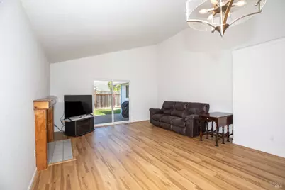 1621 Woodhue Avenue, Santa Rosa, CA 95403 - Photo 13