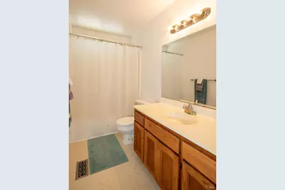 1621 Woodhue Avenue, Santa Rosa, CA 95403 - Photo 17