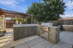 1525 Weaverly Dr, Petaluma, CA 94954 - Photo 51
