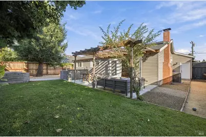 1525 Weaverly Drive, Petaluma, CA 94954 - Photo 47