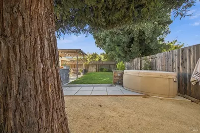1525 Weaverly Drive, Petaluma, CA 94954 - Photo 49