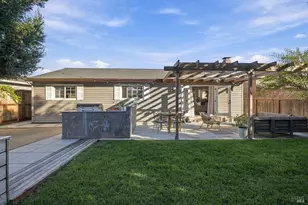 1525 Weaverly Dr, Petaluma, CA 94954 - Photo 53