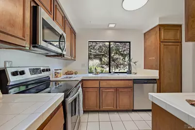 7 Josefa Court, Novato, CA 94949 - Photo 5