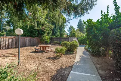 1184 Walnut Street, Napa, CA 94559 - Photo 9