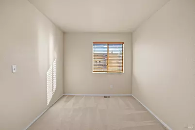 829 Vassar Drive, Vacaville, CA 95687 - Photo 33