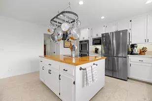 10 Santa Yorma Ct, Novato, CA 94945 - Photo 3