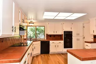 16398 La Grama St, Sonoma, CA 95476 - Photo 13