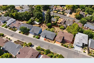 9515 Castlewood Street, Oakland, CA 94605 - Photo 29