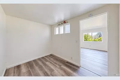 9515 Castlewood Street, Oakland, CA 94605 - Photo 11
