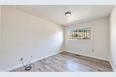 9515 Castlewood Street, Oakland, CA 94605 - Photo 23