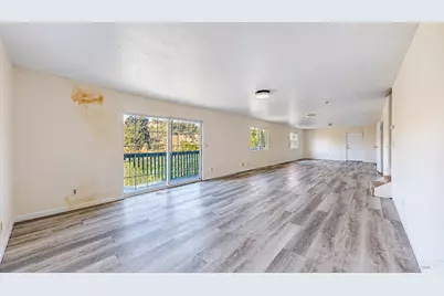 9515 Castlewood Street, Oakland, CA 94605 - Photo 9