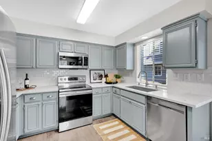 498 E E St, Benicia, CA 94510 - Photo 11