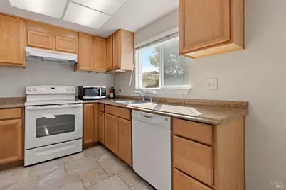 128 W F Street, Benicia, CA 94510 - Photo 15