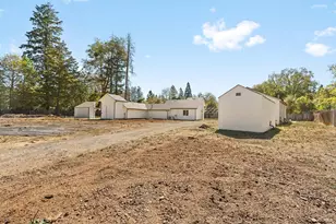 1041 Creek Side Ct, Laytonville, CA 95454 - Photo 11