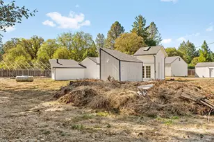 1041 Creek Side Ct, Laytonville, CA 95454 - Photo 13